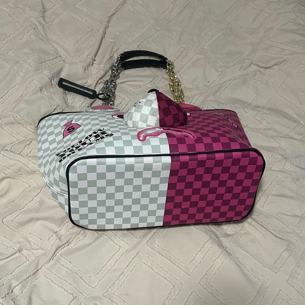 NWT - Stylish Pink and White Checkered Purse - Picture 8 of 9